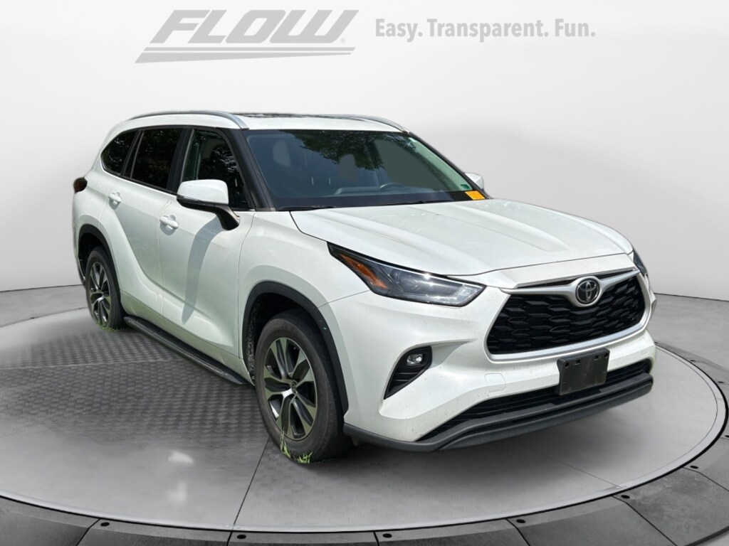 Used 2023 Toyota Highlander XLE SUV