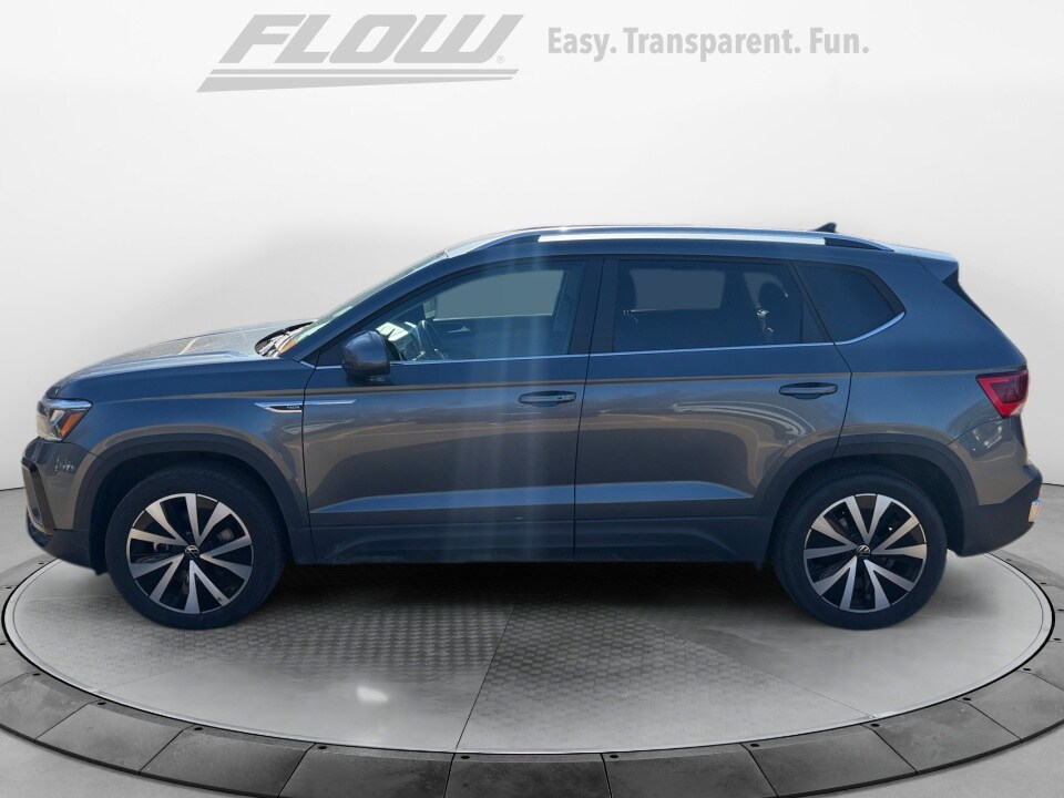2022 Volkswagen Taos SE photo 4