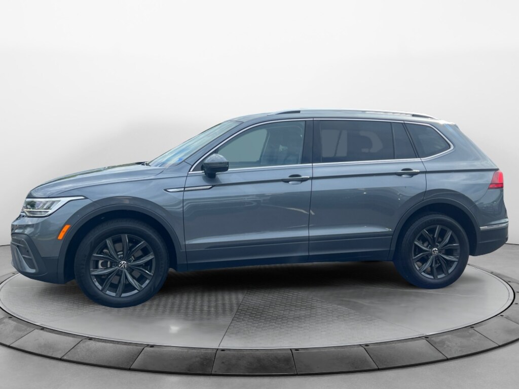 Used 2024 Volkswagen Tiguan SE SUV