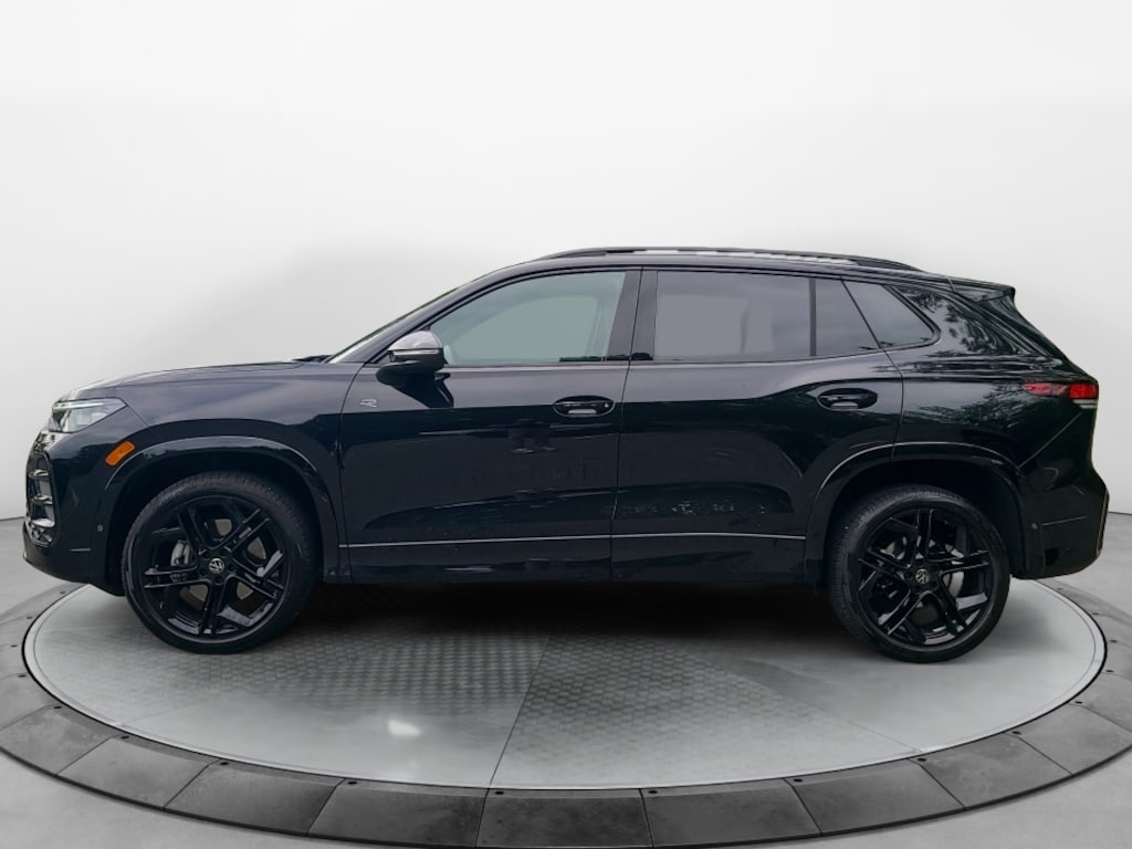 Used 2026 Volkswagen Tiguan SE R-Line Black SUV