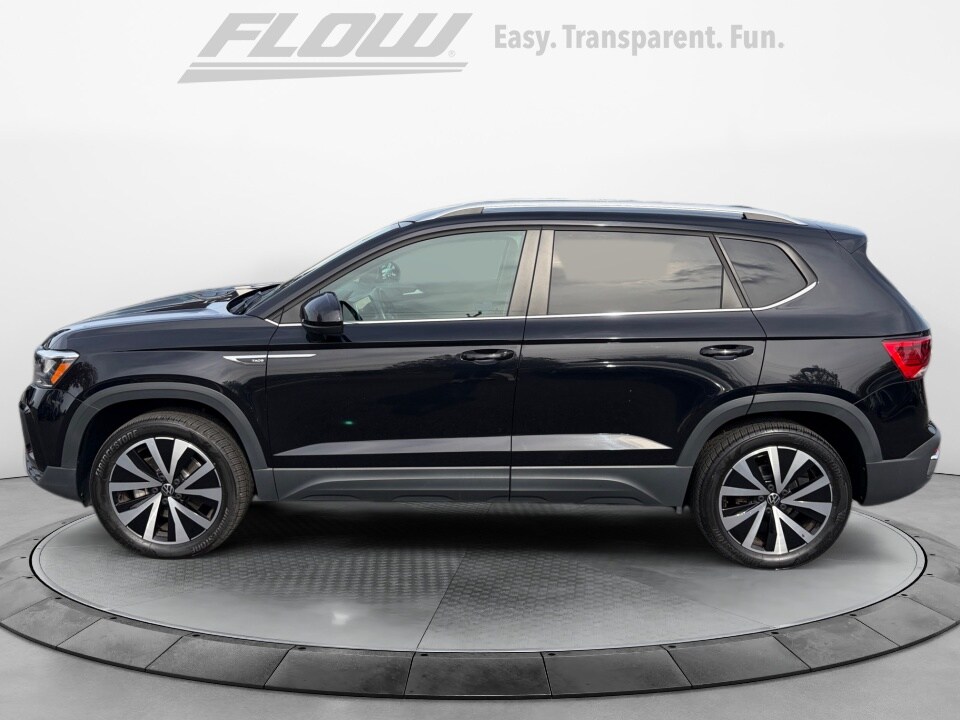 2022 Volkswagen Taos SE photo 4
