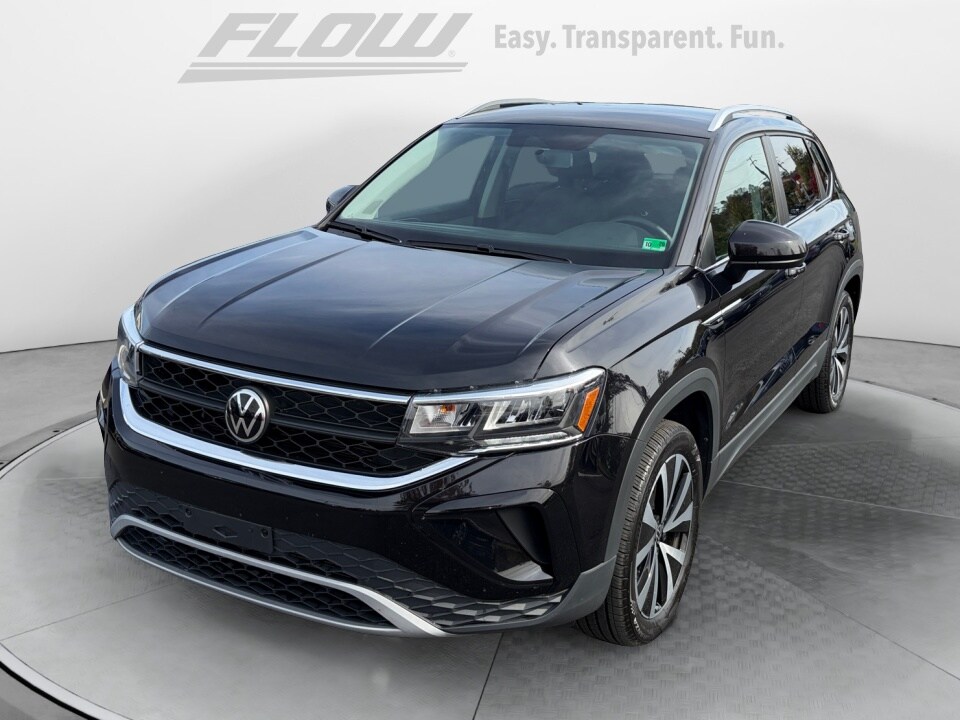 2022 Volkswagen Taos SE photo 3