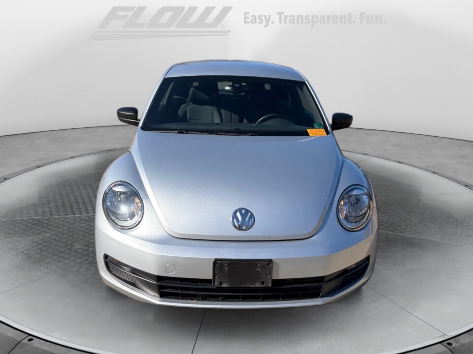 2016 Volkswagen Beetle 1.8T S photo 2