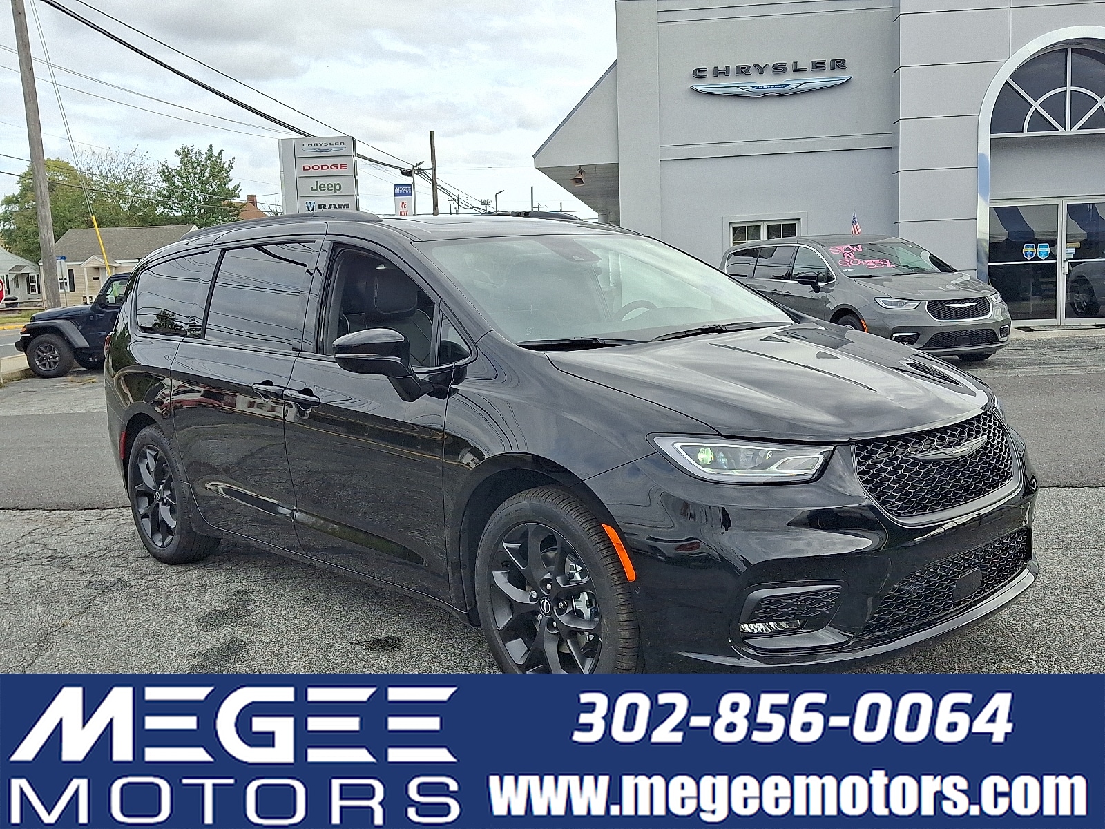 2026 Chrysler Pacifica Limited's photo