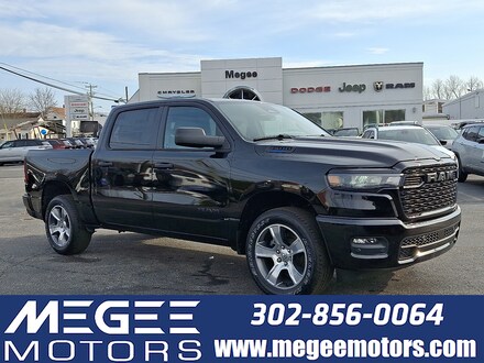 2025 Ram 1500 Tradesman Crew Cab 4x4 5'7 Box Pickup