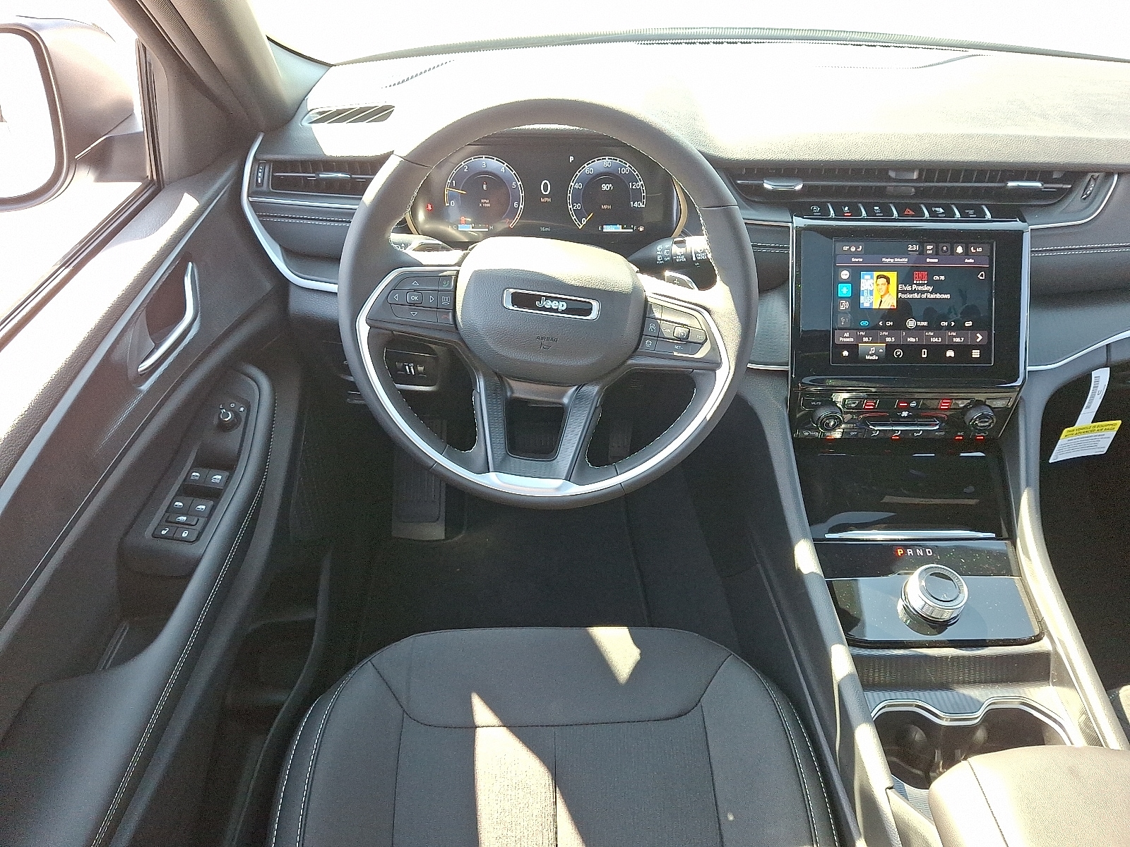 2025 Jeep Grand Cherokee Laredo - Photo 11