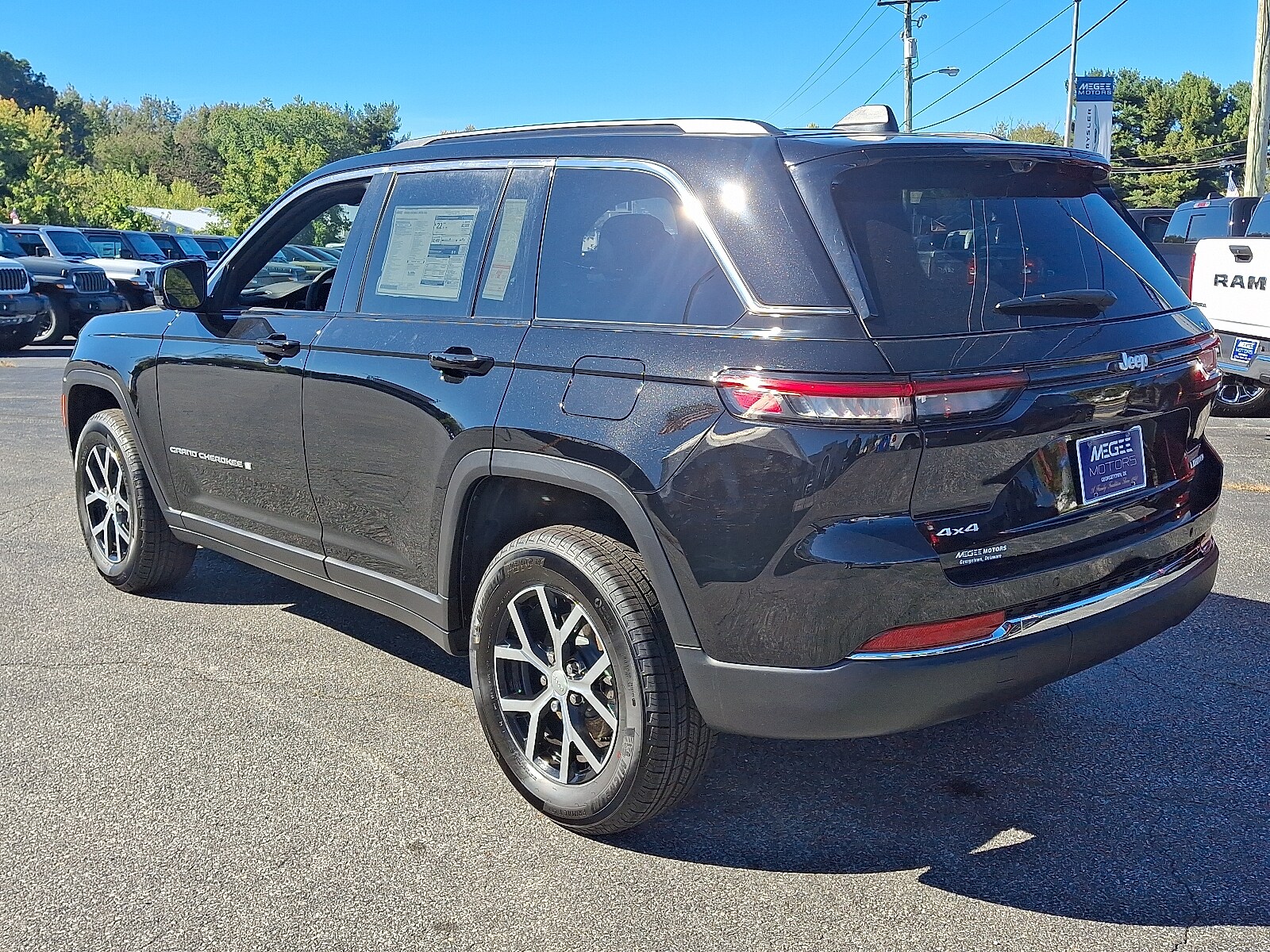 2025 Jeep Grand Cherokee Limited photo 4