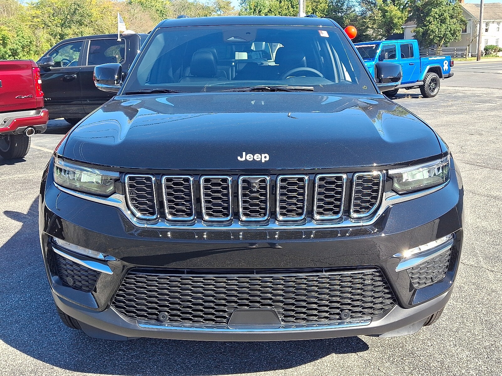 2025 Jeep Grand Cherokee Limited photo 2