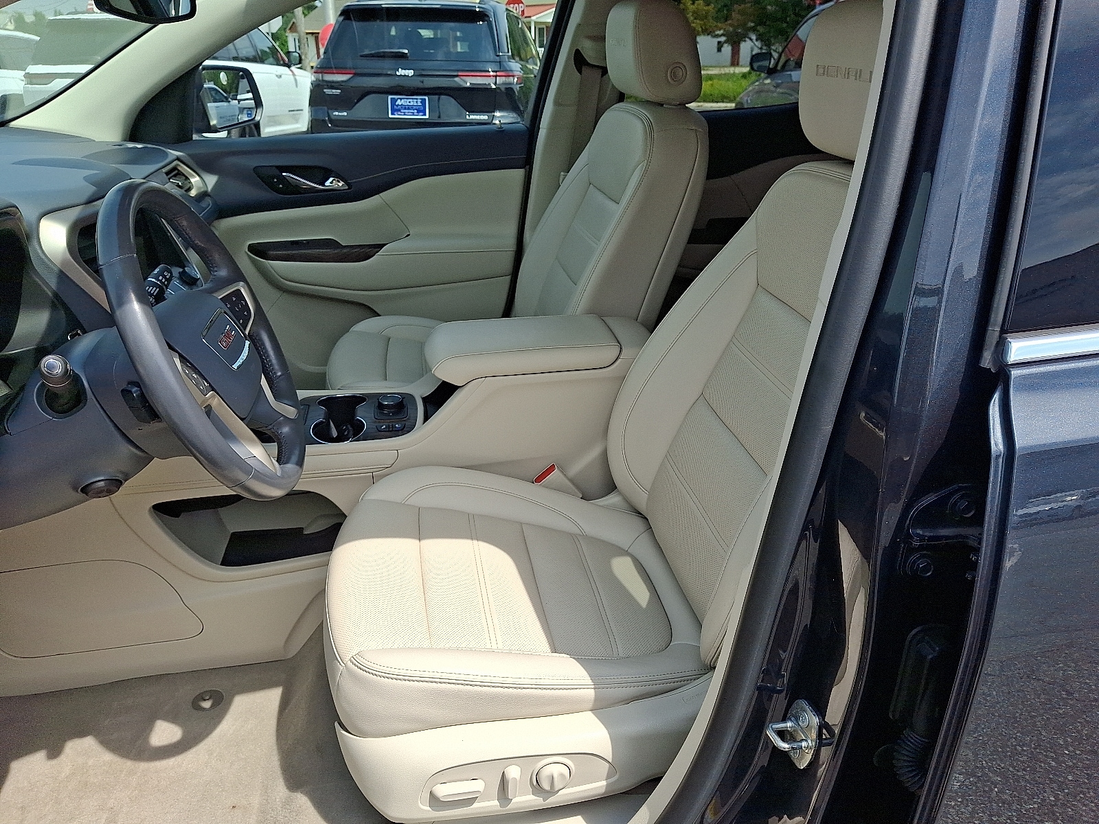 2021 GMC Acadia Denali - Photo 13