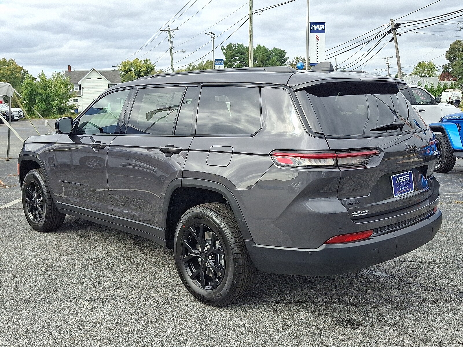 2025 Jeep Grand Cherokee Altitude photo 4