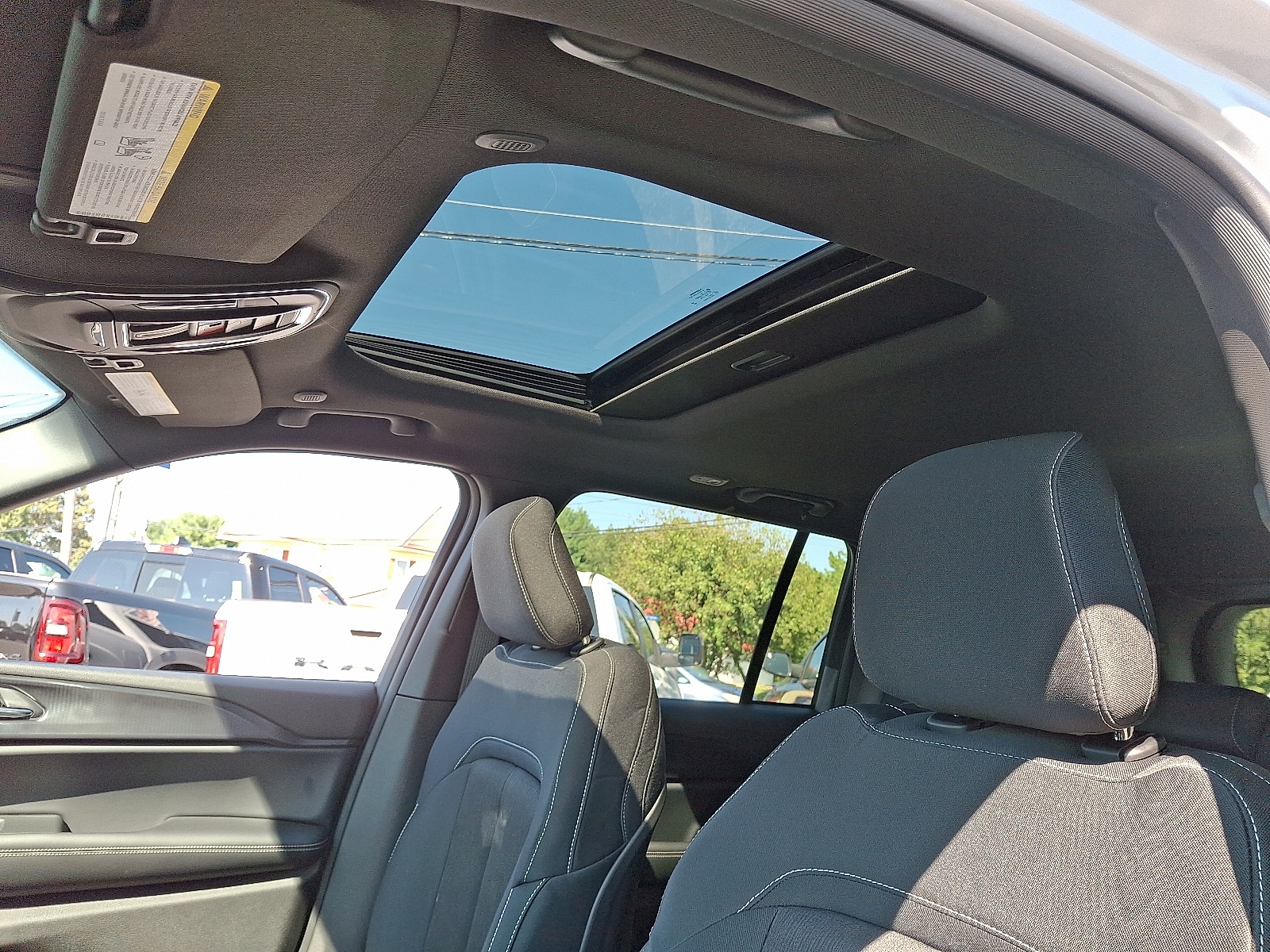 2025 Jeep Grand Cherokee Laredo - Photo 14