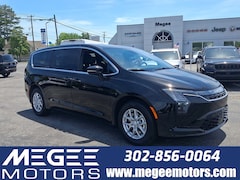 2027 Chrysler Pacifica SELECT Passenger Van