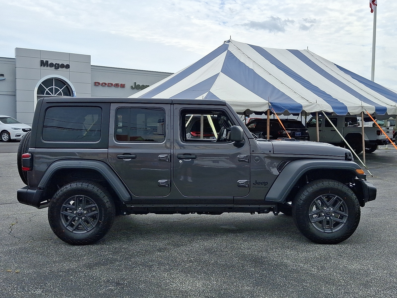 2025 Jeep Wrangler 4-Door Sport S - Photo 7