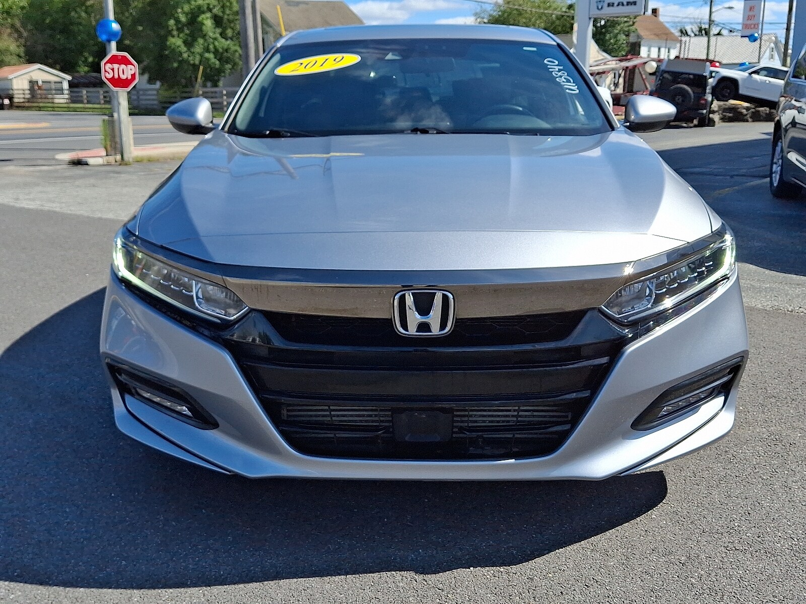 2019 Honda Accord Sport 2.0T photo 2
