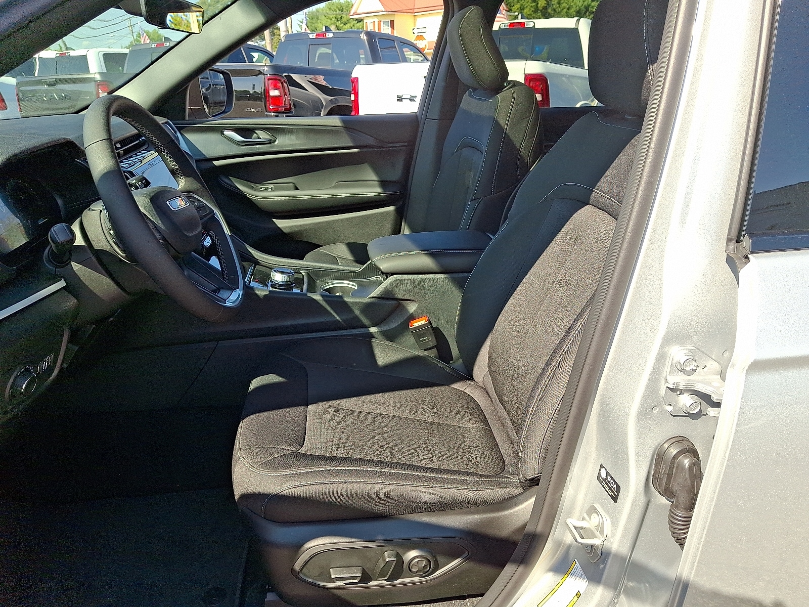 2025 Jeep Grand Cherokee Laredo - Photo 13