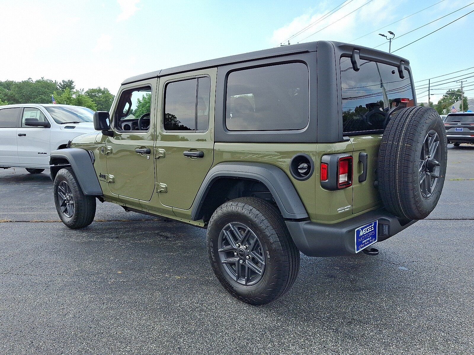 2025 Jeep Wrangler Sport S photo 4