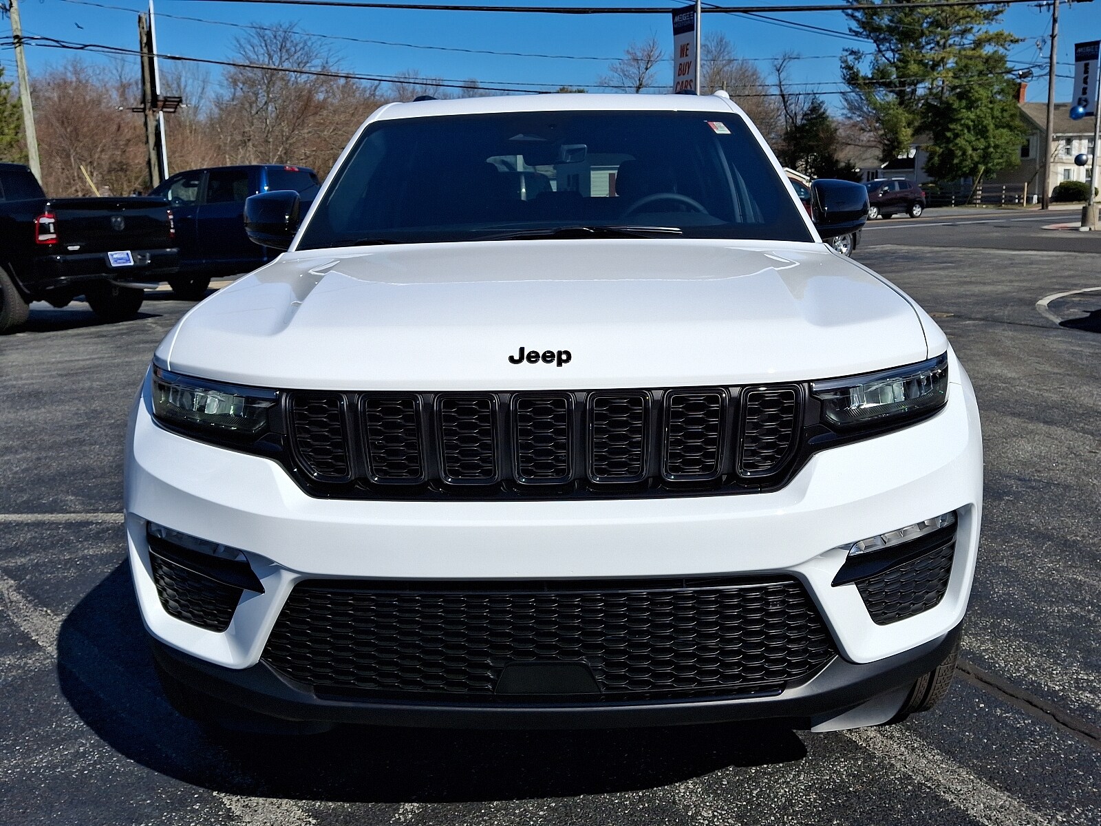 2025 Jeep Grand Cherokee Limited photo 2