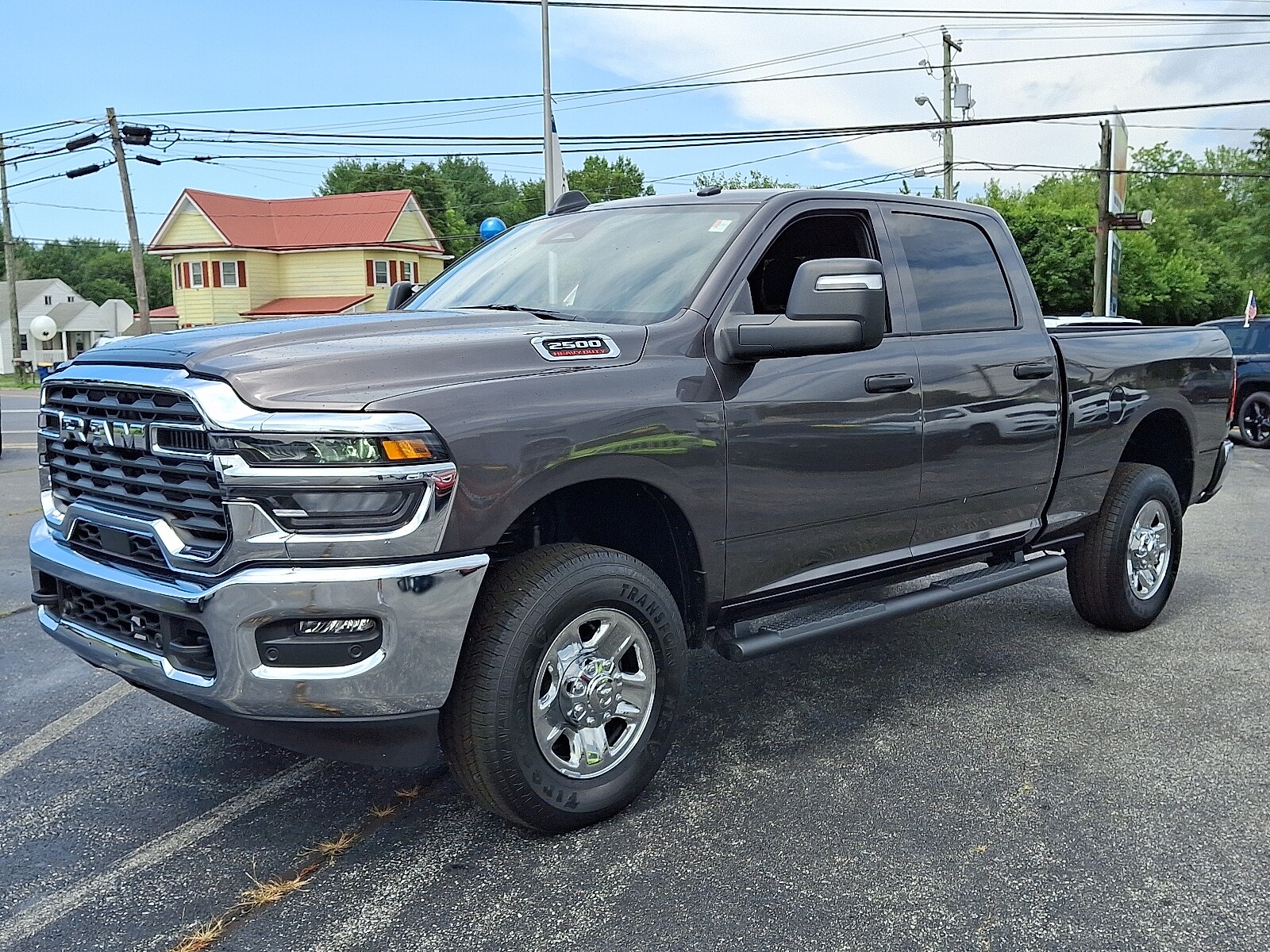 2025 Ram 2500 Tradesman photo 3