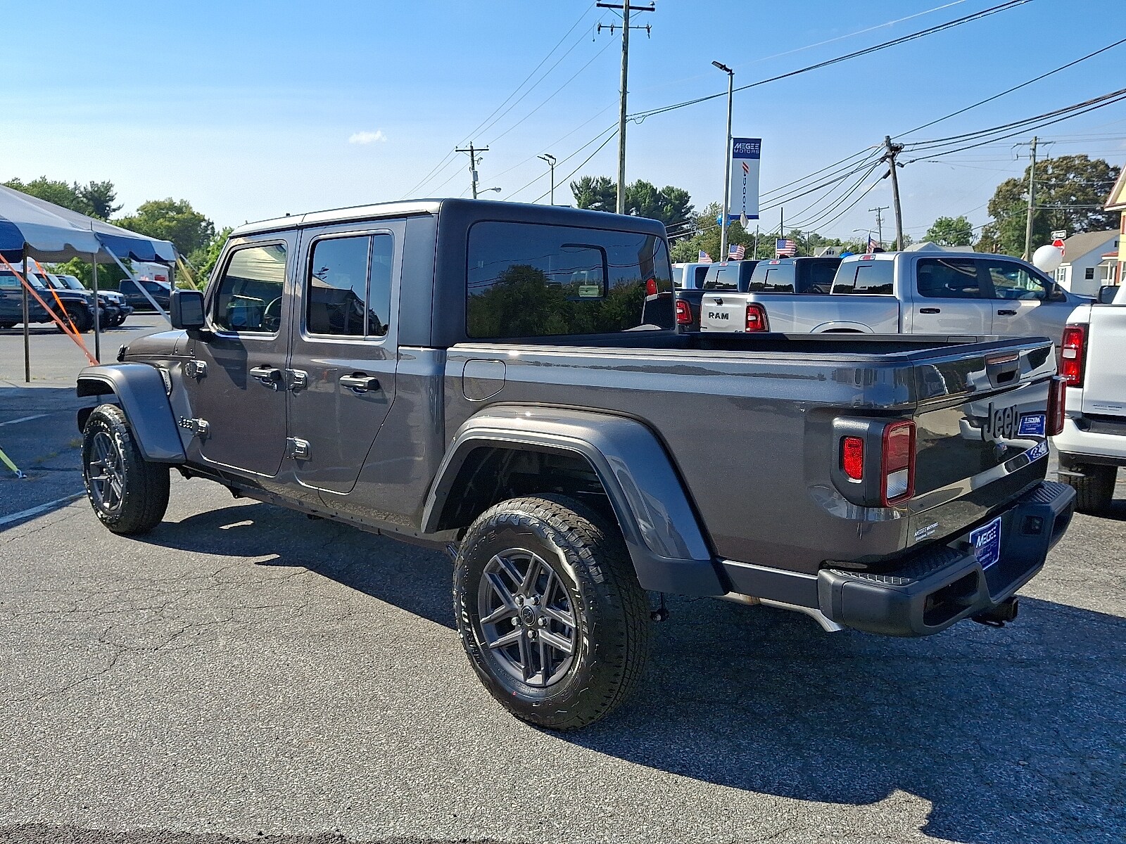 2025 Jeep Gladiator Sport S photo 4