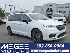 2026 Chrysler Pacifica LIMITED Passenger Van