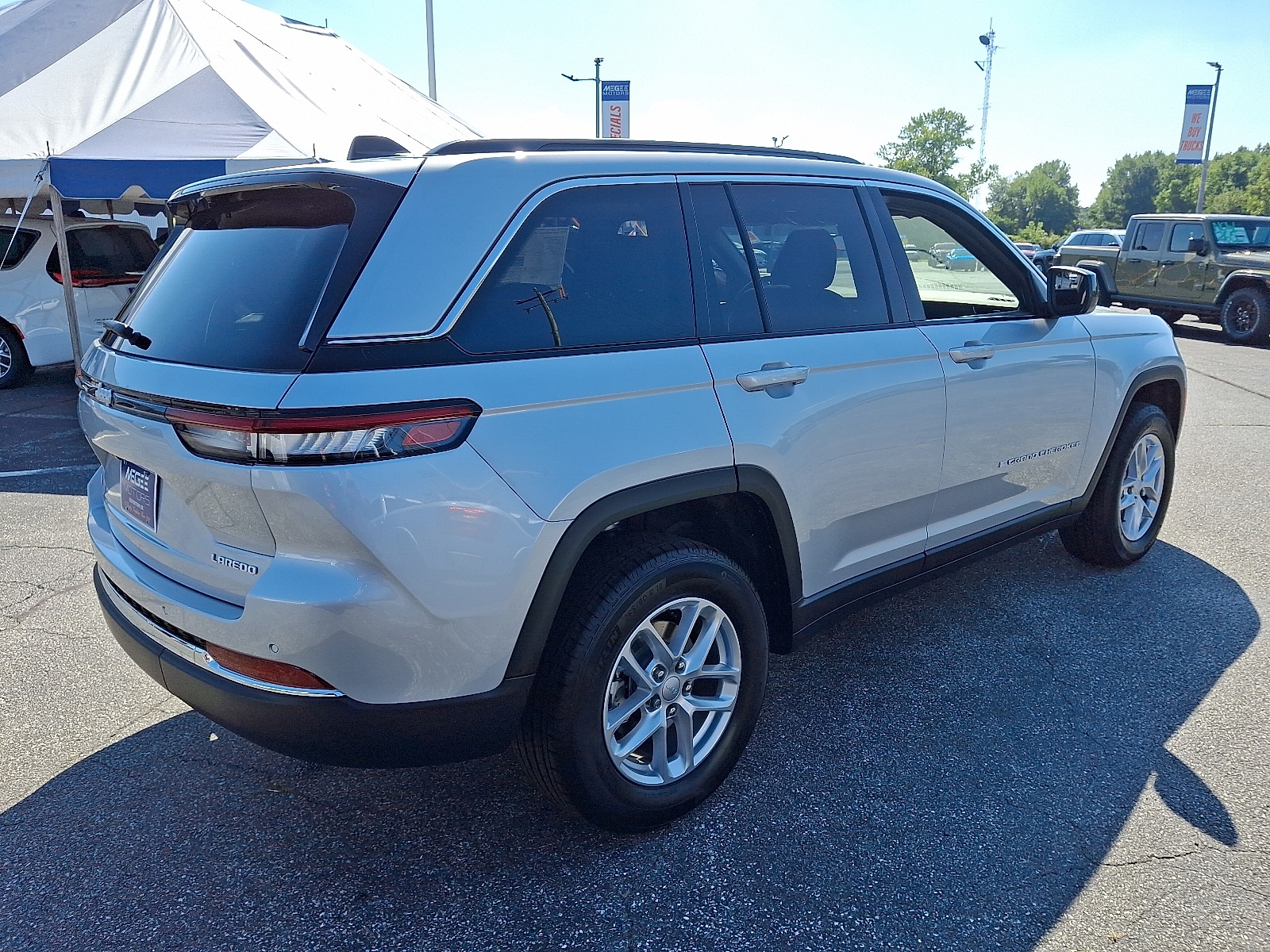 2025 Jeep Grand Cherokee Laredo - Photo 6