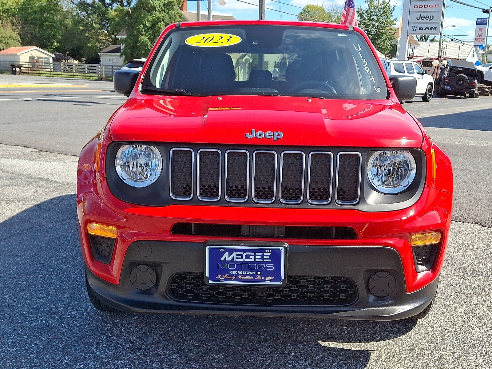2023 Jeep Renegade Latitude Sport photo 2