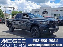 2026 Ram 1500 WARLOCK CREW CAB 4X4 5'7 BOX Pickup