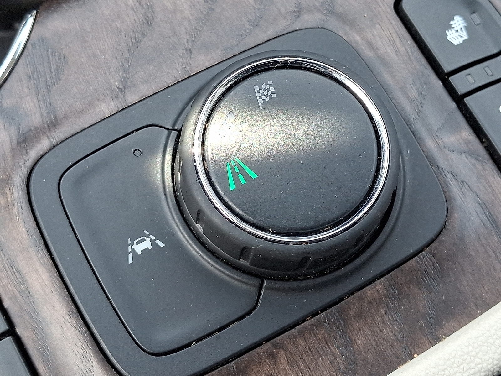 2021 GMC Acadia Denali - Photo 23