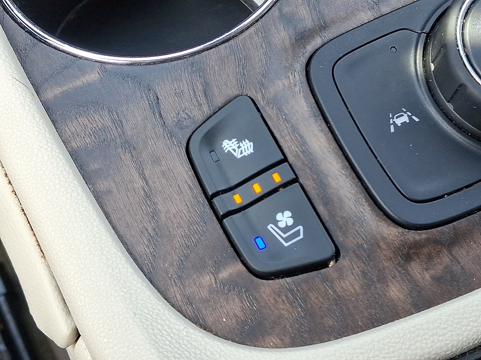 2021 GMC Acadia Denali - Photo 24