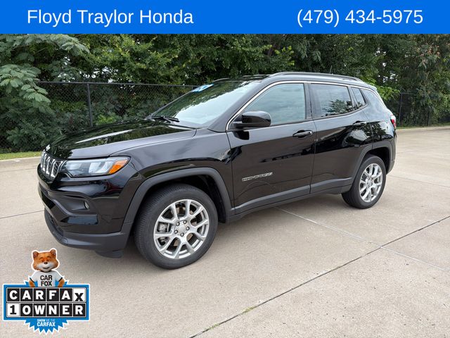 2024 Jeep Compass Latitude Lux 4X4's photo