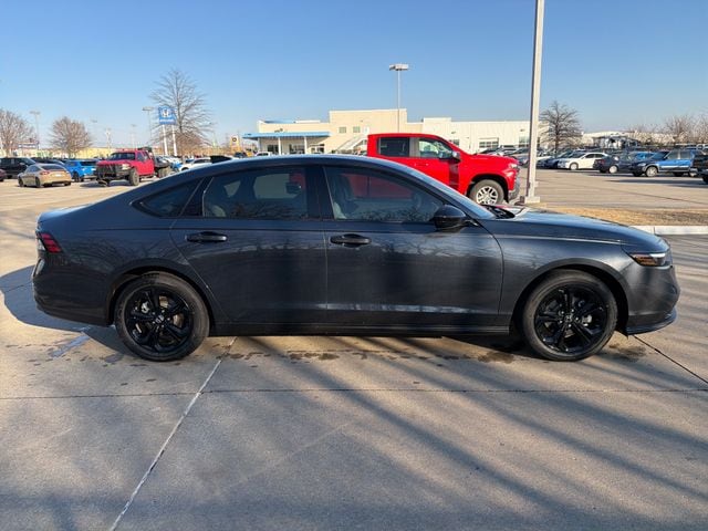 2025 Honda Accord SE - Photo 6