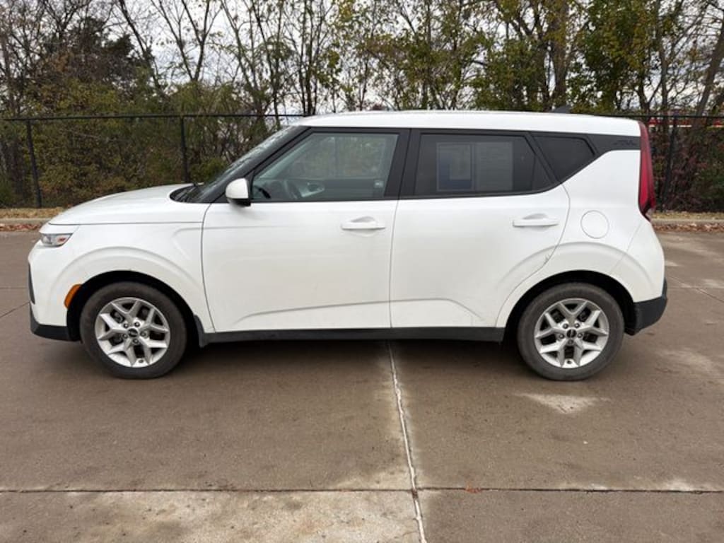 Used 2022 Kia Soul LX Hatchback