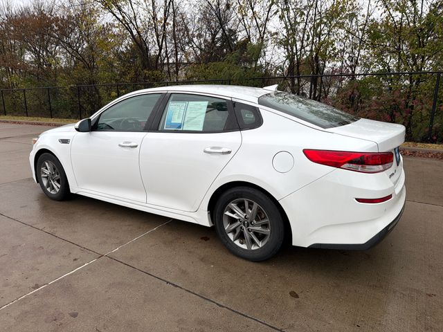 2019 Kia Optima LX S photo 3