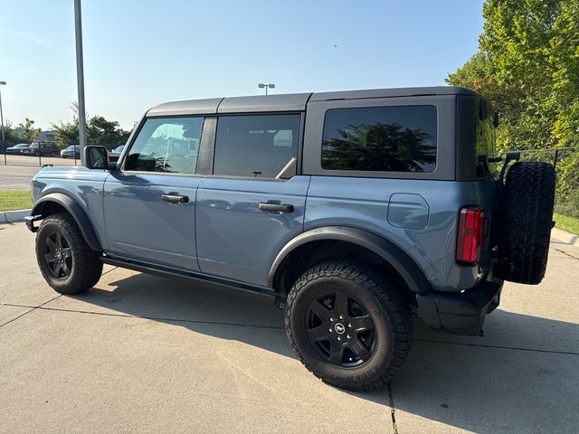 2024 Ford Bronco Black Diamond photo 2