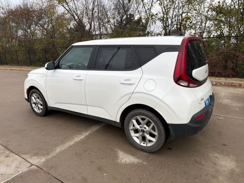Used 2022 Kia Soul LX Hatchback