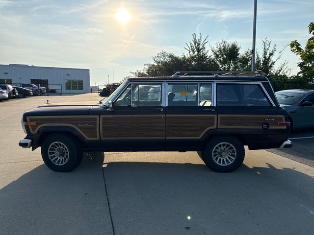 1990 Jeep Grand Wagoneer Base photo 2