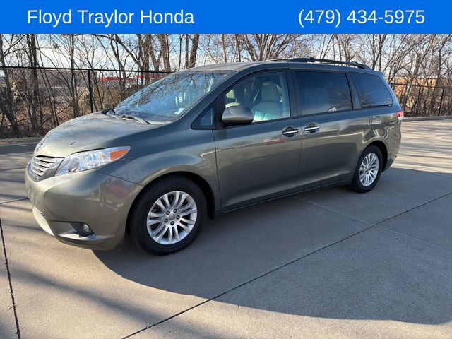 2011 Toyota Sienna XLE