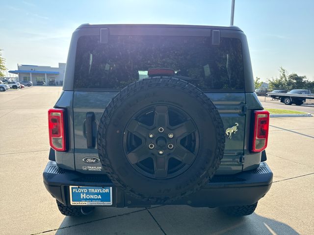 2024 Ford Bronco Black Diamond photo 3
