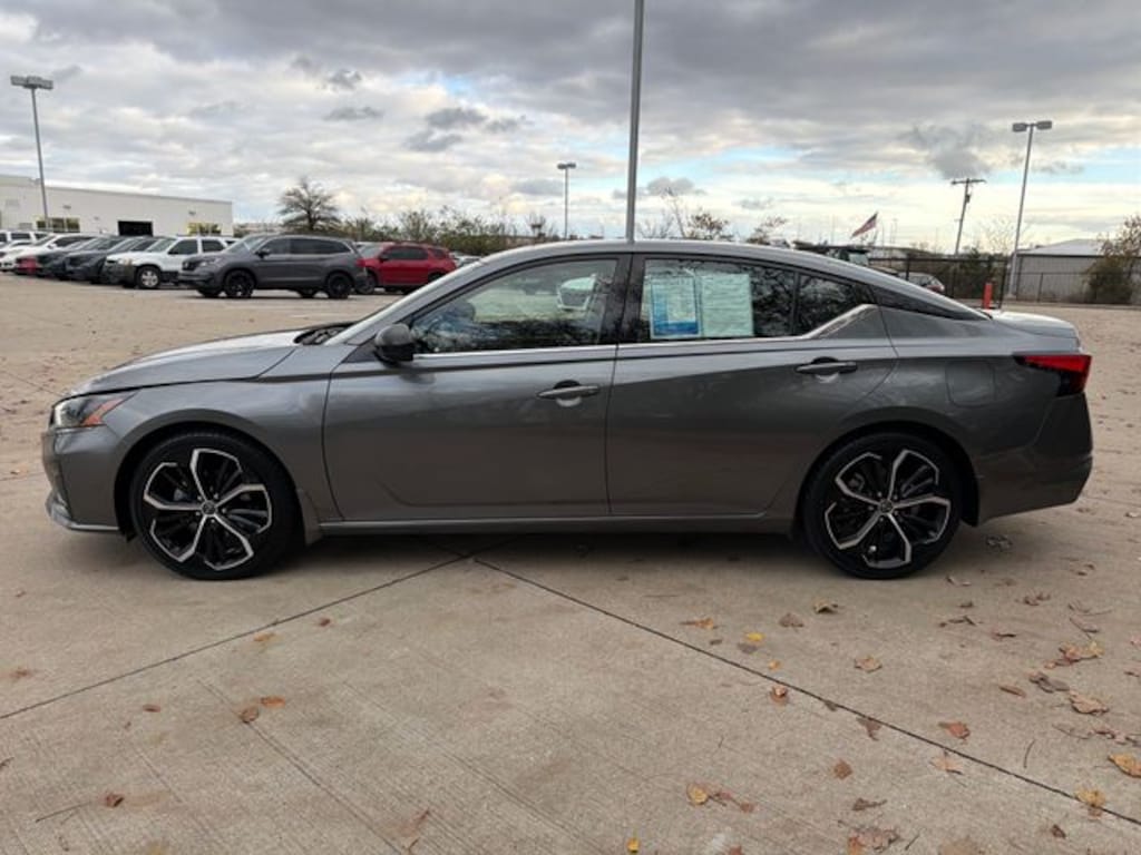 Used 2023 Nissan Altima 2.5 SR Sedan