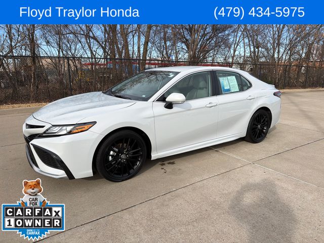 2024 Toyota Camry XSE's photo