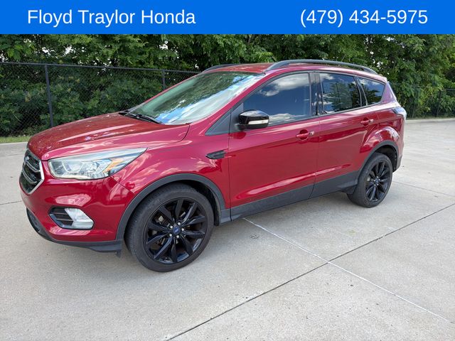 2017 Ford Escape Titanium's photo