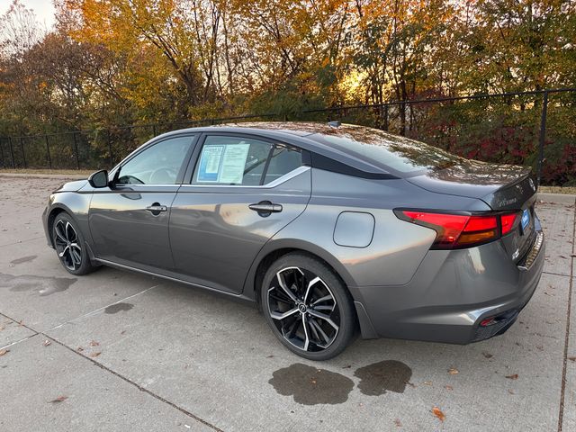 2023 Nissan Altima 2.5 SR photo 3