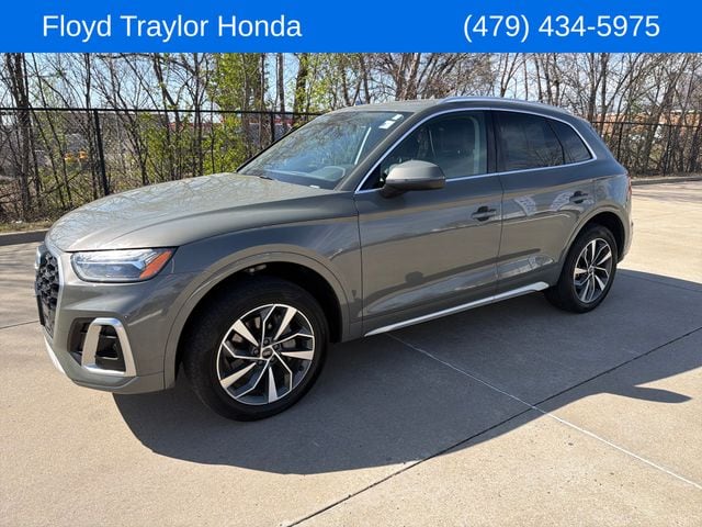 2024 Audi Q5 45 Premium Plus's photo