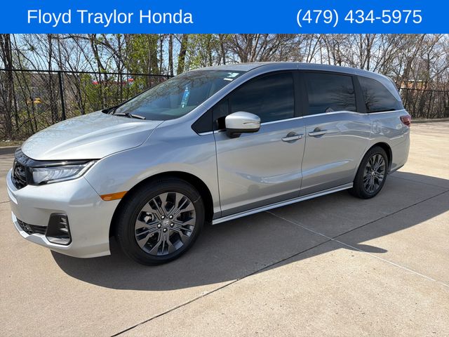 2026 Honda Odyssey Touring's photo