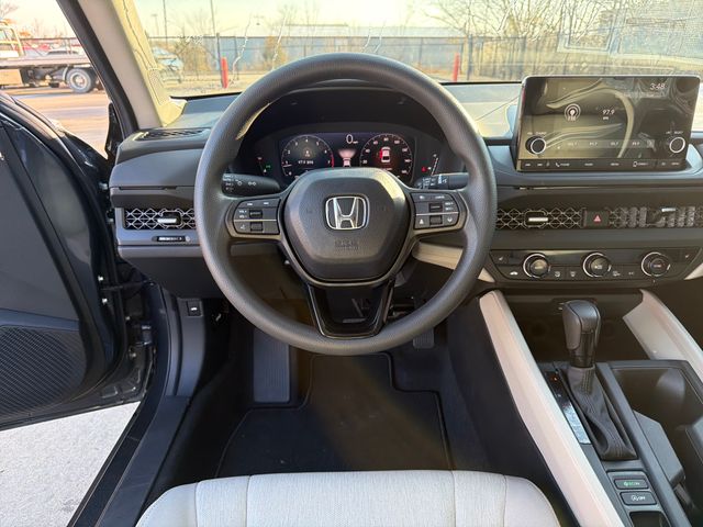 2025 Honda Accord SE - Photo 13