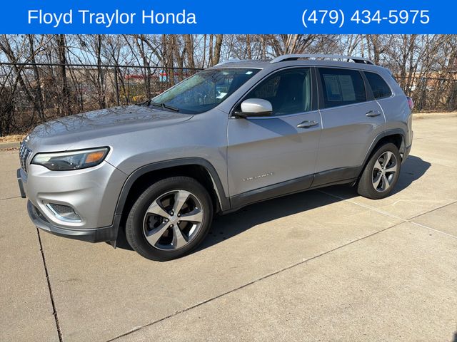 2019 Jeep Cherokee Limited's photo