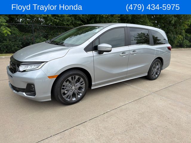 2026 Honda Odyssey Touring's photo