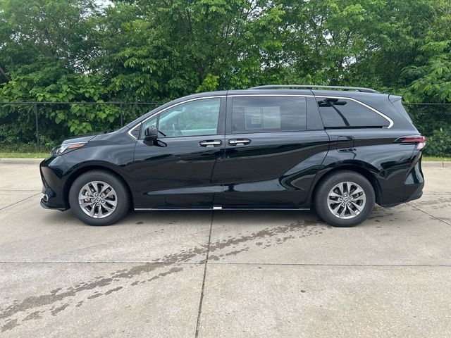 Used 2024 Toyota Sienna XLE with VIN 5TDYRKEC6RS188461 for sale in Fort Smith, AR