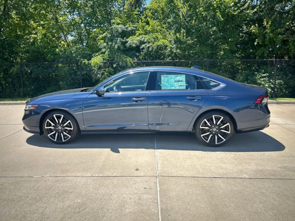 Used 2025 Honda Accord Hybrid Touring Sedan