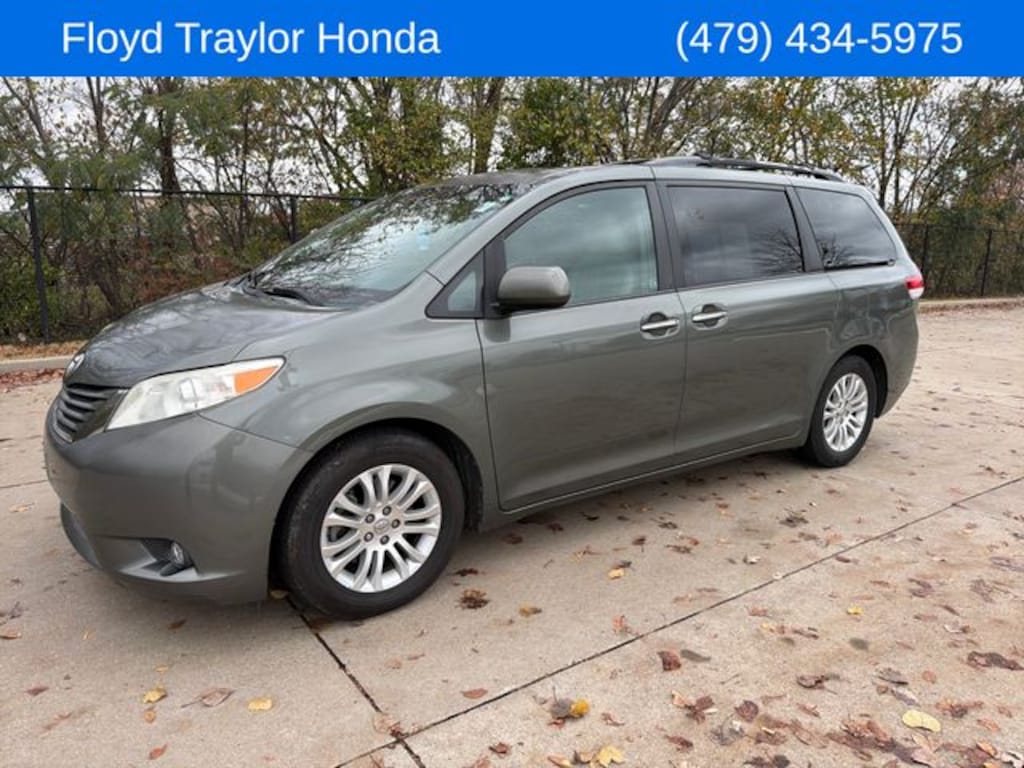 Used 2011 Toyota Sienna Base V6 Van